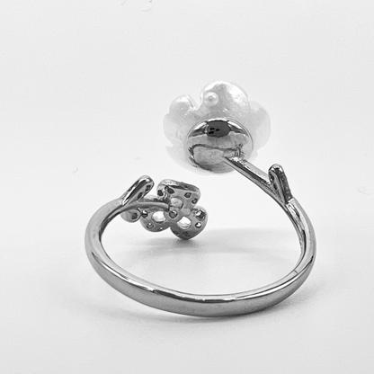 White Silver Pearl Ring