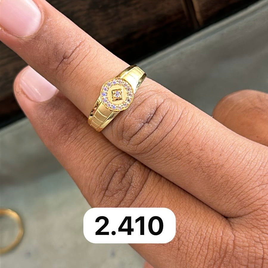 Gold men’s ring 2.410